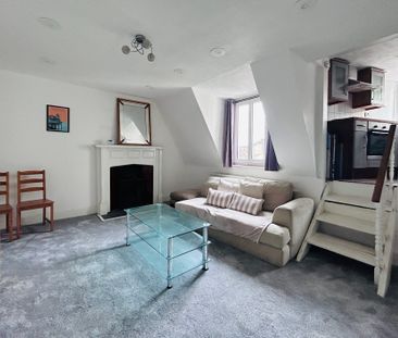 Roundhill Crescent, Brighton - Photo 1