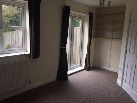 4 bedroom townhouse to rent - Photo 2