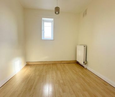 3 bedroom end of terrace house to rent - Photo 3