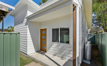 Neat and Tidy Modern 2 Bedroom Granny Flat - Photo 4