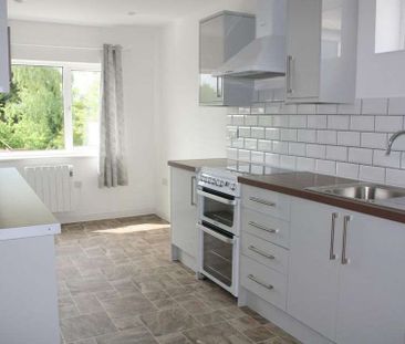 3 bedroom flat to rent - Photo 1