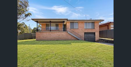 Renovated Family Home in a Quiet, Convenient Location - Photo 2