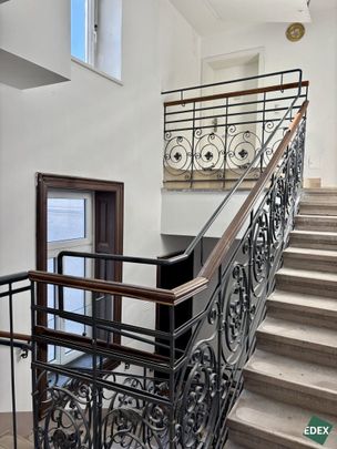 Charmante 2-Zimmer-Dachgeschosswohnung mit Süd-Terrasse und Kühlung nähe Arenbergpark - Photo 1