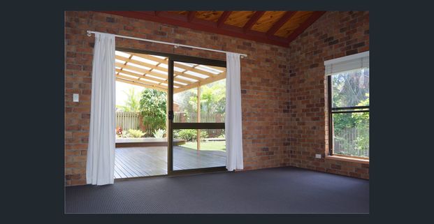 Large Family Home in Stafford Heights - Photo 1