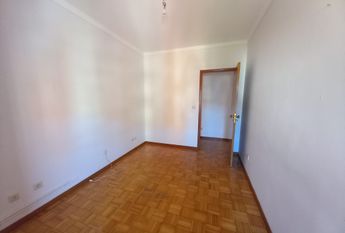 3+1 bedroom flat with balconies in Esgueira!