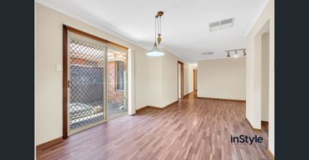 Beautifully Presented 3 Bedroomed Home on Hyde Park Gardens - Photo 2