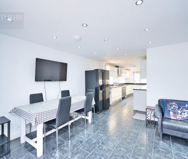 4 bedroom townhouse to rent - Photo 3