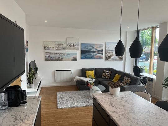 2 Bed Flat, Warwick Road, M16 - Photo 1