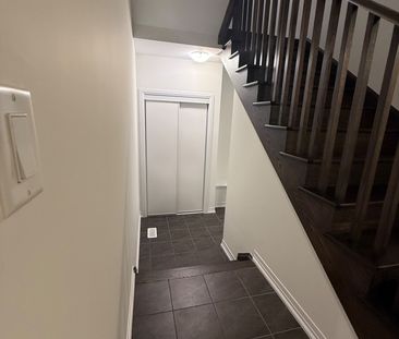 For Lease - 116 Velvet Way, Thorold, Ontario - Photo 6