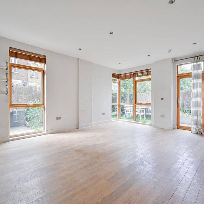 3 bedroom flat to rent - Photo 1