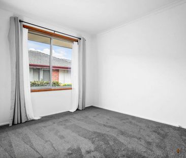 JUST RENOVATED l QUIET BLOCK l PRIVATE COURTYARD - Photo 2