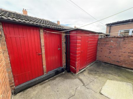 2 bedroom terraced house to rent - Photo 4