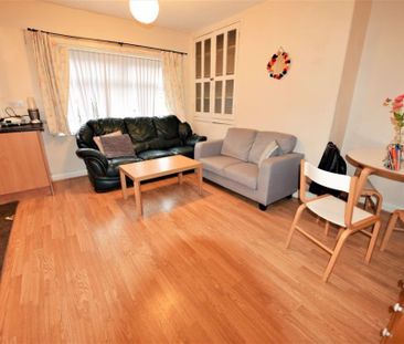 3 bedroom House in Brudenell Road, Leeds - Photo 4
