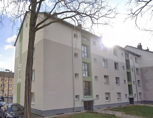 Frisch sanierte 2-Zimmer-Wohnung in zentraler Lage - Photo 1