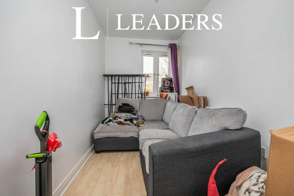 2 bedroom flat to rent Jovian Way, IP1 - Photo 1