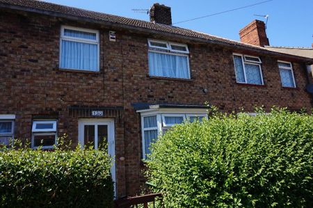 3 bedroom terraced house to rent - Photo 3