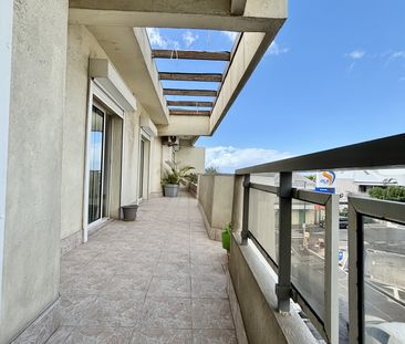Location Appartement 4 pièces 95m² ST DENIS 97400 - Photo 6