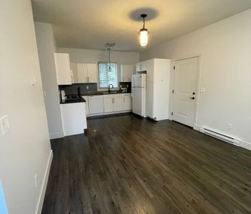 2 bedroom Carriage house with garage - Photo 1