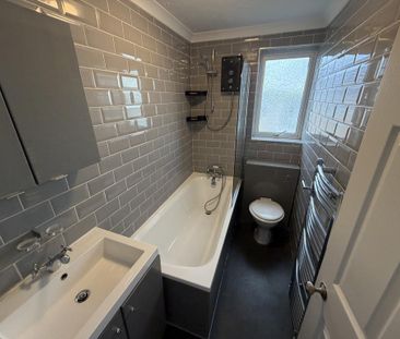 2 bedroom semi-detached house to rent - Photo 6