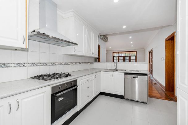 Renovated Period Elegance & Prestige Zone Position - Photo 1