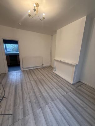 2 Bed Terraced House, Saunders Road, S2 - Photo 1