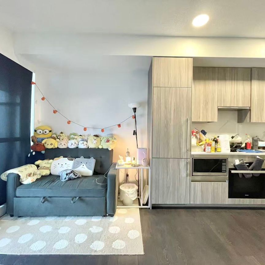 For Lease - 25 Mcmahon Drive Unit# 807, Toronto, Ontario - Photo 1