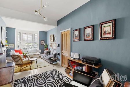 4 bedroom end of terrace house to rent - Photo 3