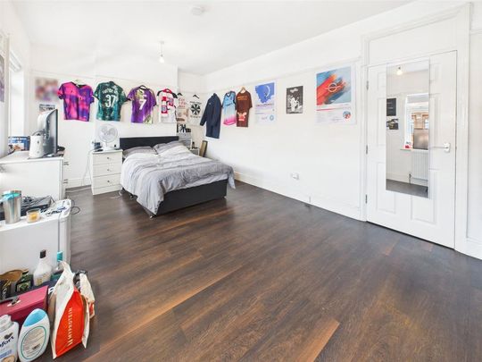 4 bedroom apartment to rent - Photo 1