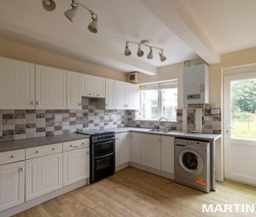 3 bedroom semi-detached house to rent - Photo 5
