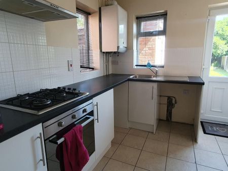 2 bedroom semi-detached house to rent - Photo 2