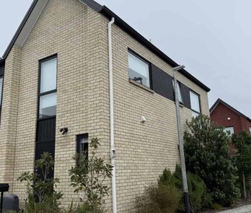 Modern 2 bedroom home - Ranui - Photo 1