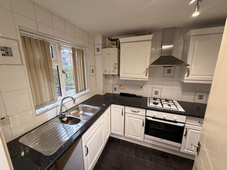 3 bedroom semi-detached house to rent - Photo 5