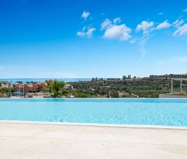 3 Bedroom Villa For Rent in Cancelada, Málaga - Photo 1