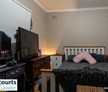 9 Leslie Street, Elizabeth East SA 5112 - House For Rent | Domain - Photo 3