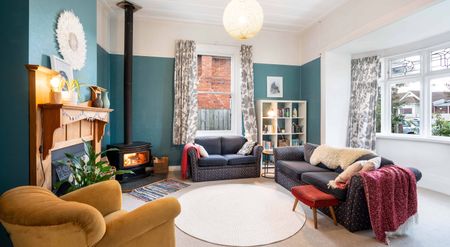 Very Spacious 4 Bedroom Home - Photo 3