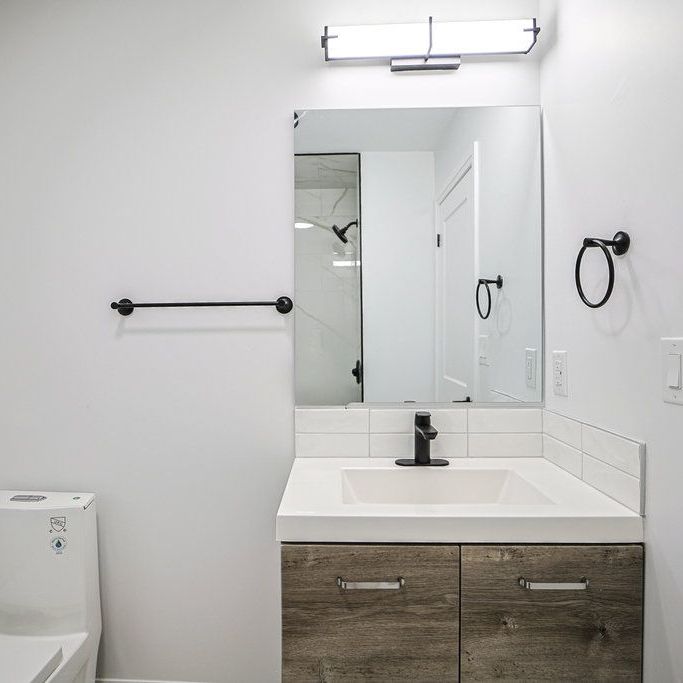 For Lease - 426 Veterans Drive Unit# 1, Barrie, Ontario - Photo 1