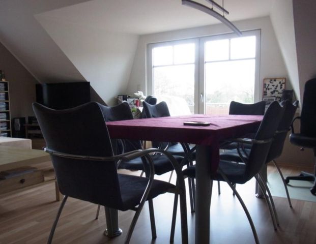 3-Zimmer Dachgeschosswohnung - ruhige Lage, zentral gelegen - Foto 1