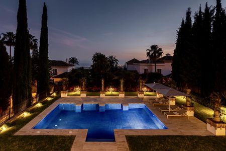 Luxury Villa for rent in The Golden Mile, Spain - Photo 2