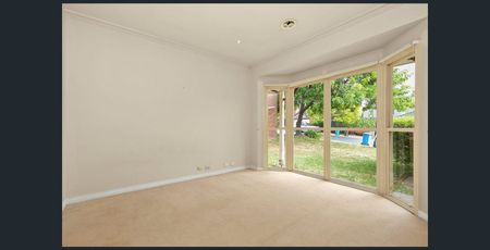 24 Hutchinson Drive, Kew - Photo 2
