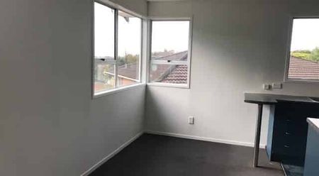 20 Zingaro Place Massey - Photo 5