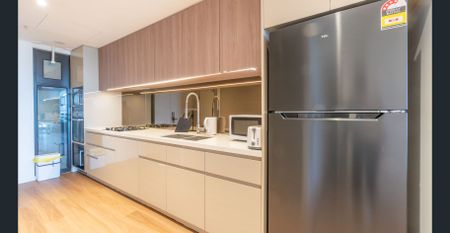 Spacious Furnished 2 Bedroom Apartment in Mascot - Photo 5