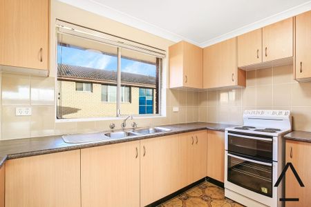 Spacious Two Bedroom Apartment In The Heart Of Lakemba - Photo 2