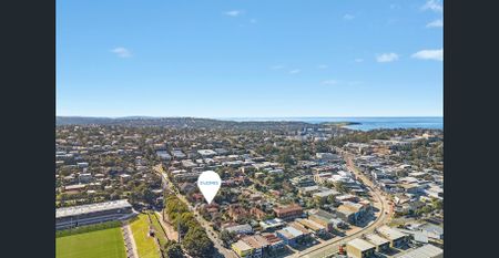 Renovated family home with large north facing rear + grassed yard - Photo 3