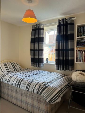 2 bedroom Flat To Let - Photo 3