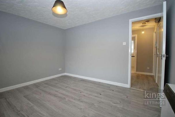 Harrier Way, London, E6 - Photo 1