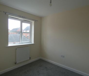 3 bedroom semi-detached house to rent - Photo 4