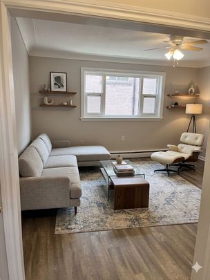 For Lease - 666 Fennell Avenue Unit# 4, Hamilton, Ontario - Photo 1