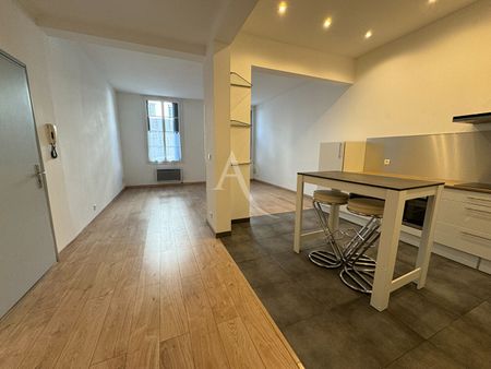 Location Appartement 4 pièces 91m² - Photo 2