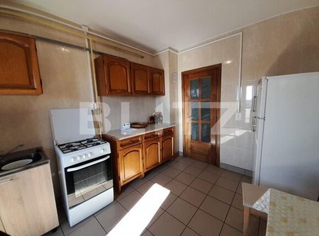 Apartament 3 camere, 80 mp, centrala termica, Zona Piata Mare - Fotografie 3