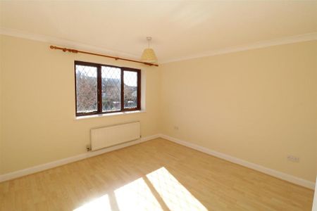 4 bedroom detached house to rent - Photo 3